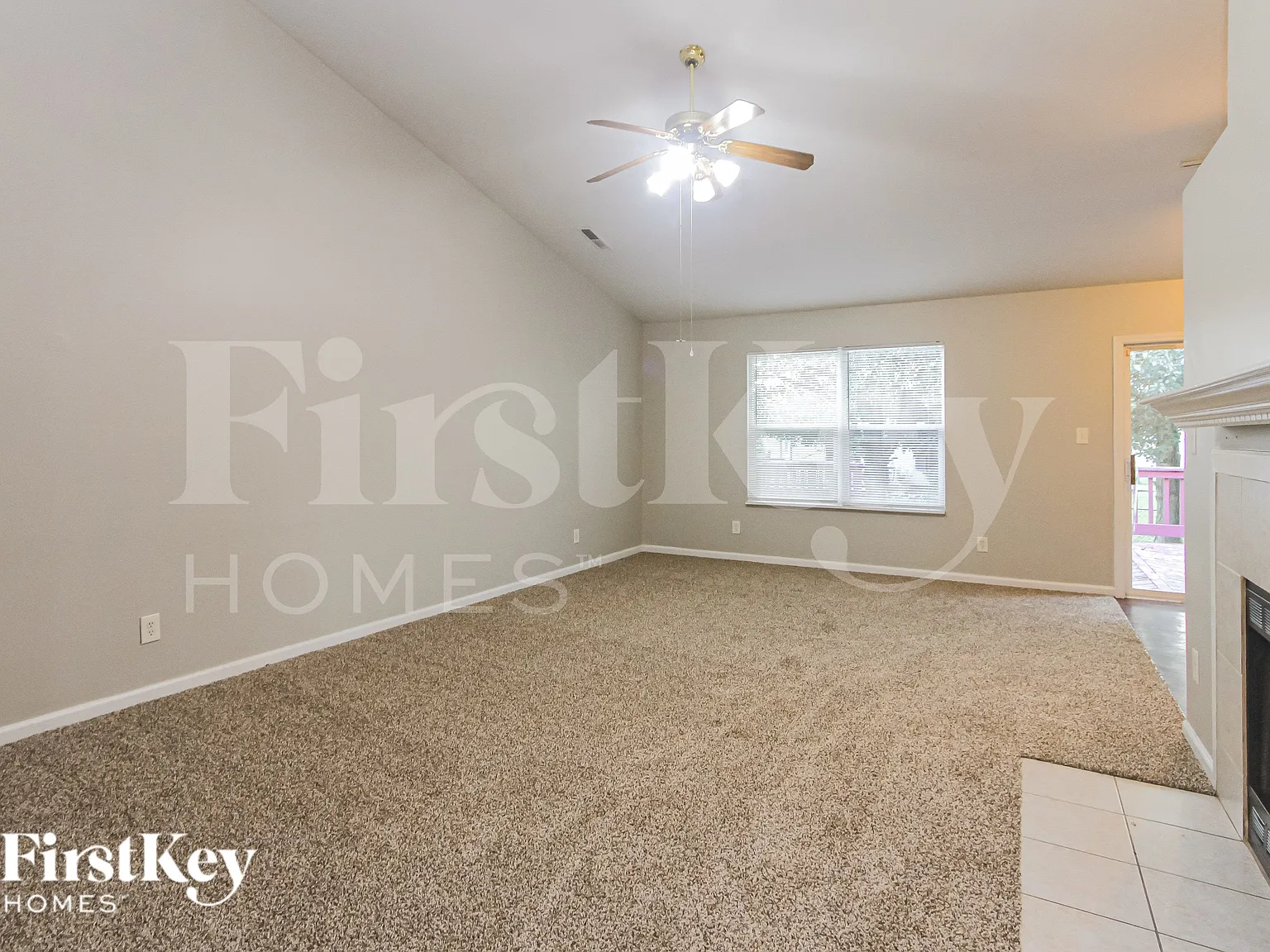 3 bed, 2.0 bath, 1390 sqft, $1,825 — Photo 3