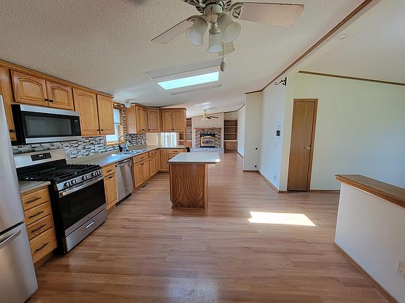 2nd image of 118 Greenbriar St