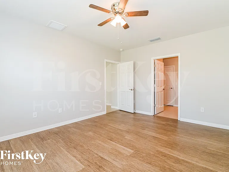 2705 SW 4th Ln — Photo 8