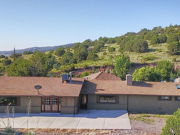 3rd image of 35 McMillan Rd