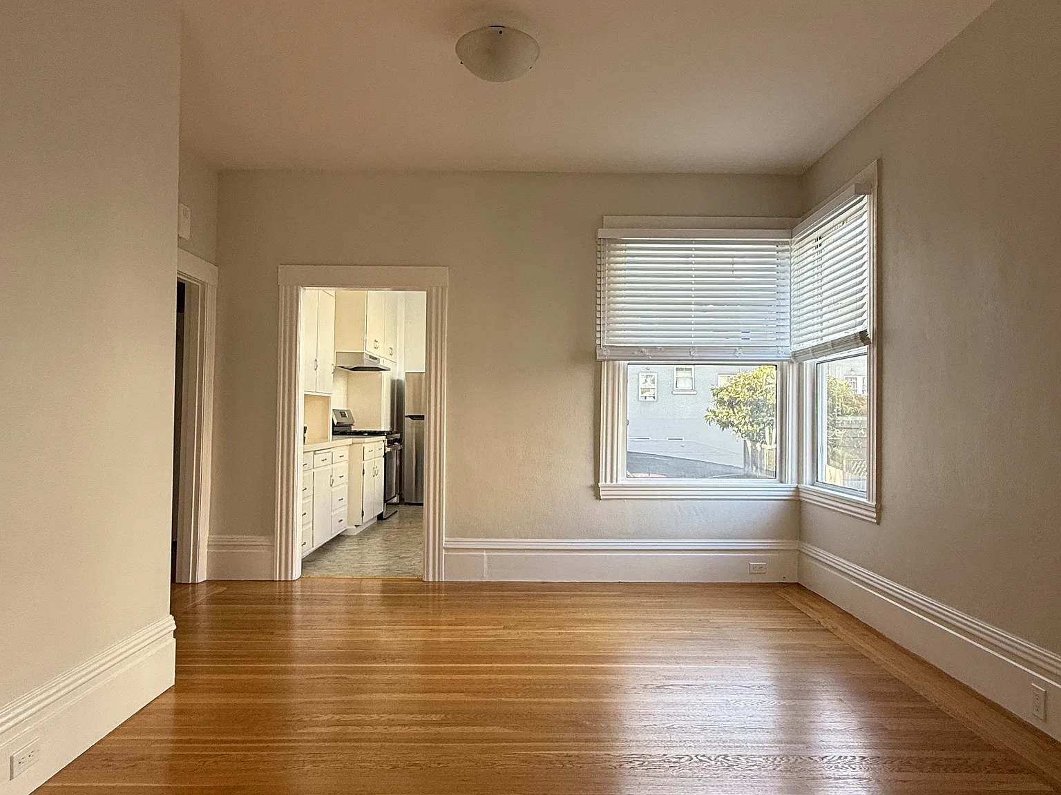 1 bed, 1.5 bath, 775 sqft, $5,300 — Photo 3