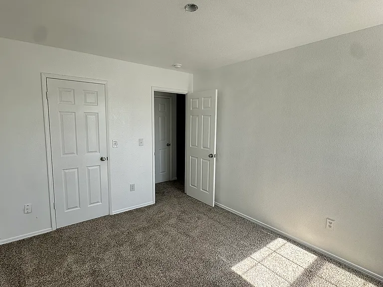 320 Timberline Dr — Photo 10