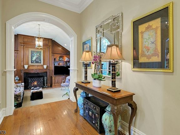 5th image of 4 Dogwood Dr