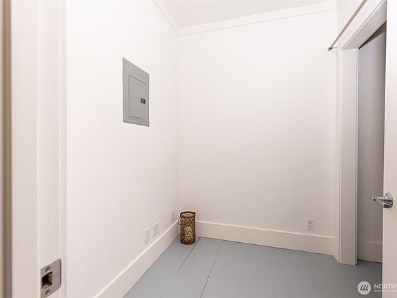 5th image of 381 Wallace Way NE #109
