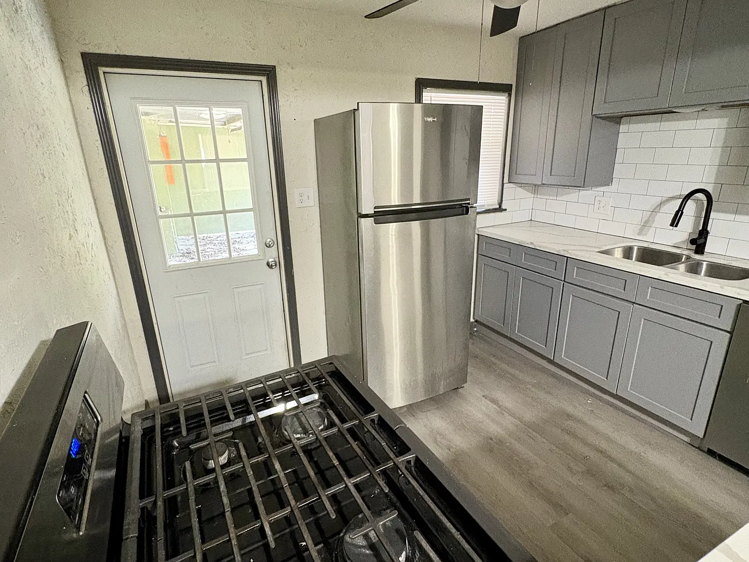 1109 Montrose Drive - 1 — Photo 3