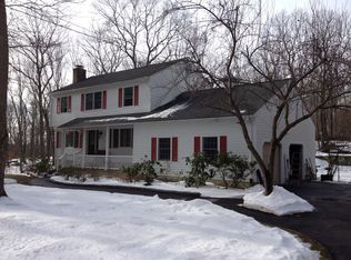 13 Oak Tree Ln, New Fairfield, CT 06812