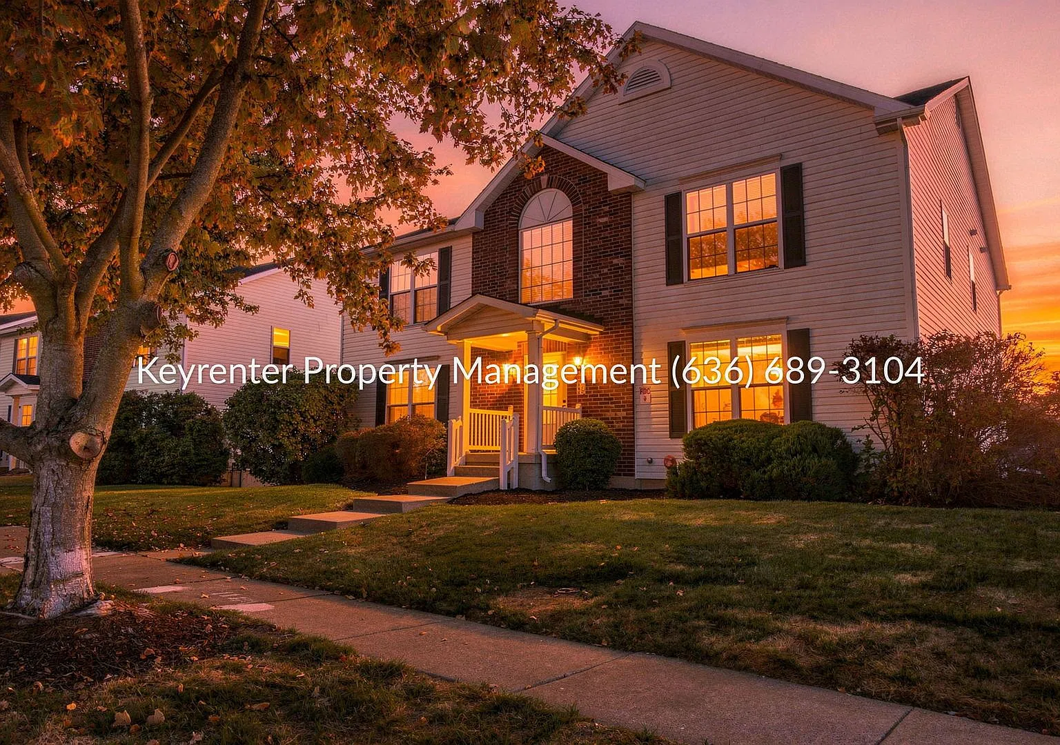 Spacious Townhome with Modern Comforts in O'Fallon, MO — Photo 1