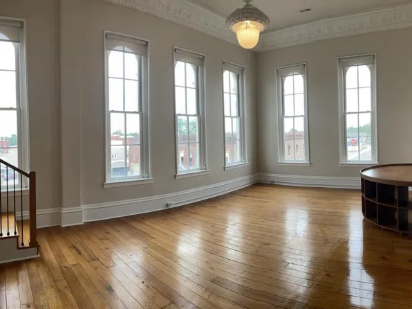 102 E Washington St APT 303, Osceola, IA 50213