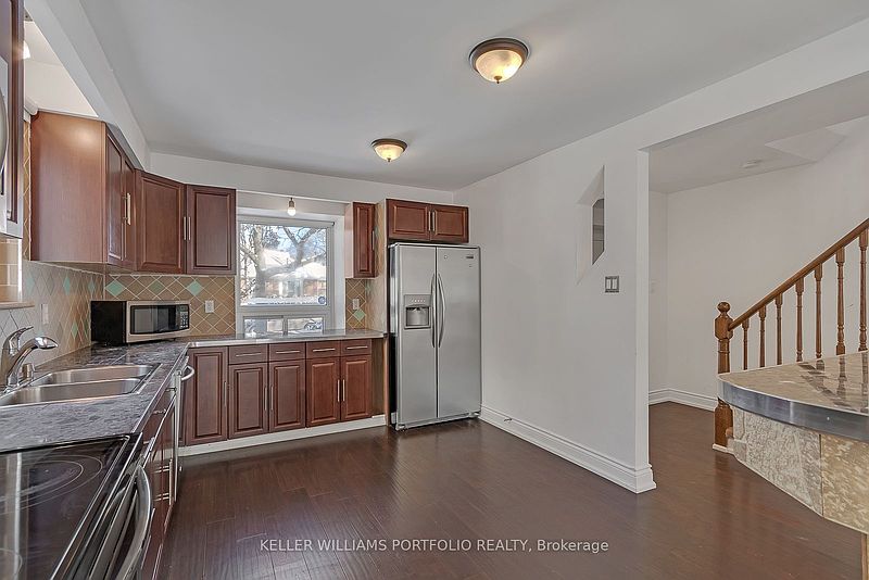 Ajax House for rent - 5 Bedrooms — photo 6