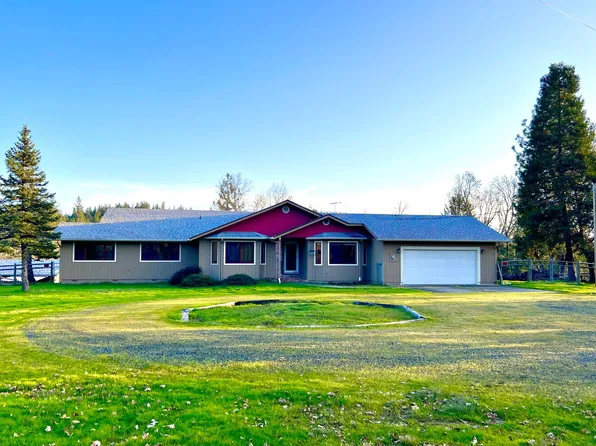 5525 Tunnel Loop Rd, Grants Pass, OR 97526