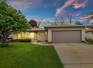 5214 Highwood Dr, Racine, WI 53406