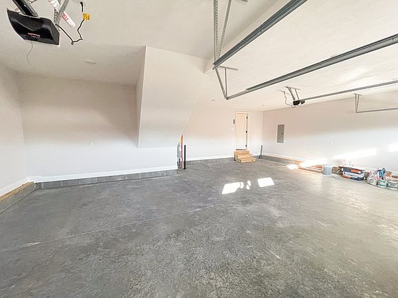 The Overbrook Plan, Three Car Garage