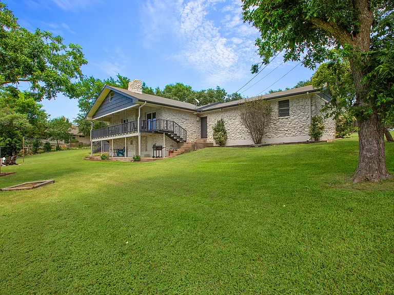 4724 Lakeview Dr — Photo 29