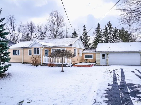 951 N French Rd, Amherst, NY 14228