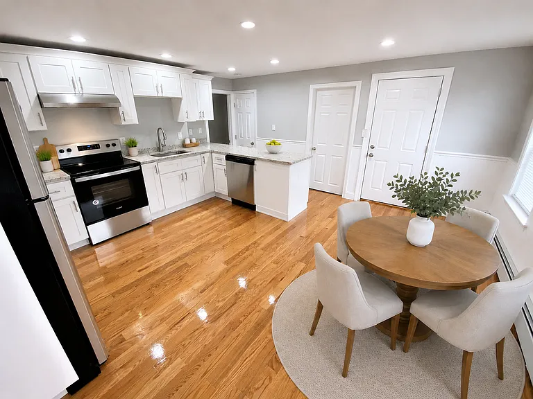 17 Avery St #4 — Photo 3