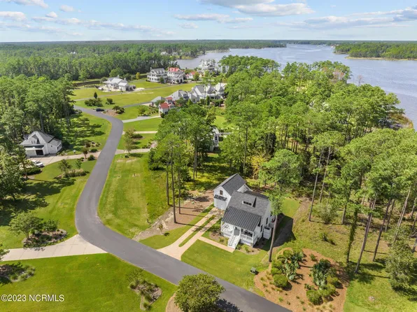 143 Oyster Point Road, Oriental, NC 28571