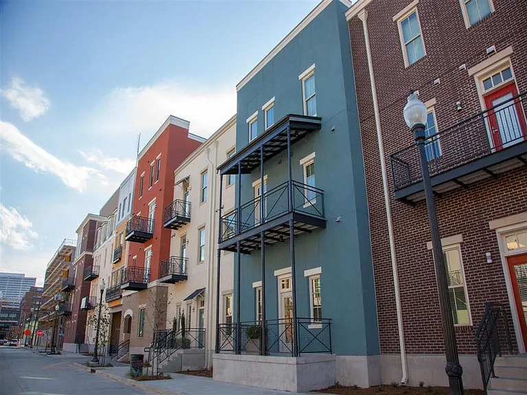 Bienville Basin Apartments — Photo 10