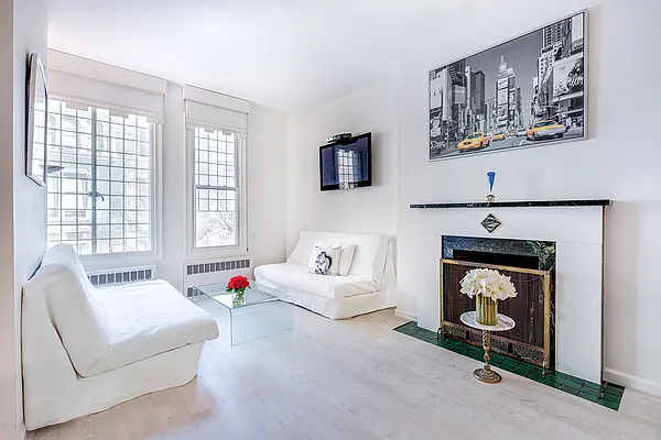 Sold by SERHANT. | media 19