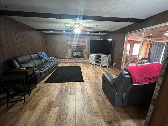 5th image of 214 NE 20th St