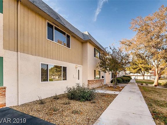 2nd image of 743 Greenbriar Townhouse Way #2