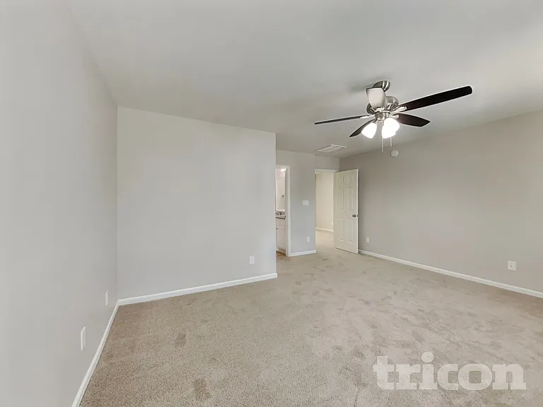 910 Statler Dr — Photo 7