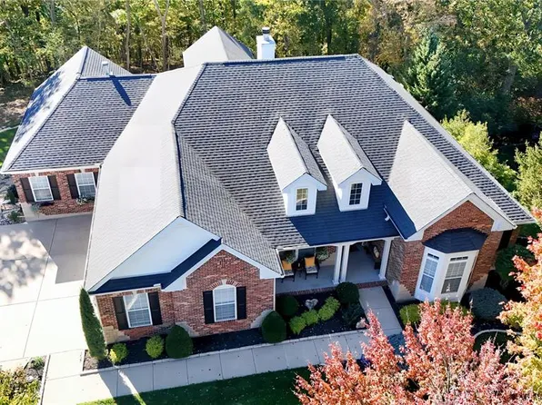 519 Woodcliff Heights Dr, Ballwin, MO 63011