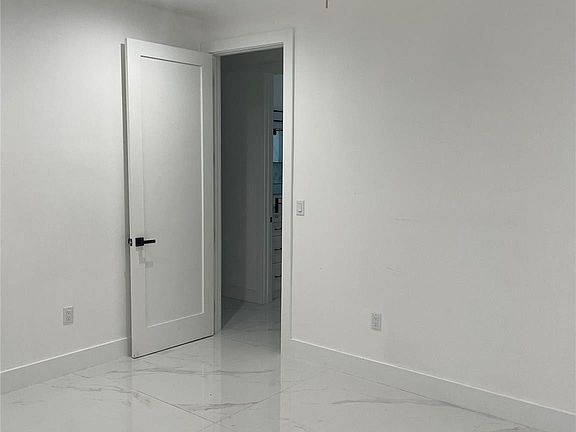 4th image of 1533 SW 32nd Street