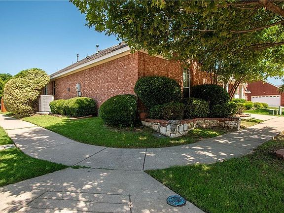 2nd image of 4612 Desert Palms Dr