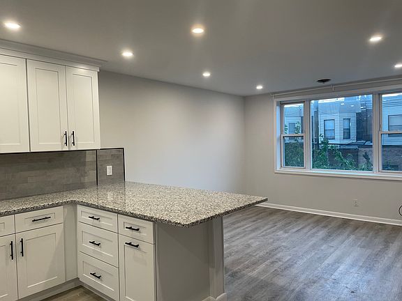 3rd image of 1639 Porter St #2
