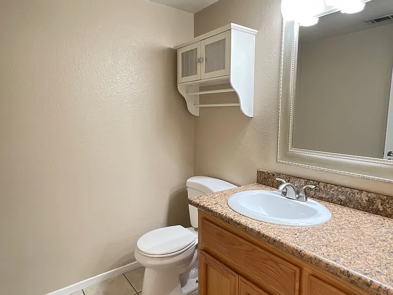 2600 Brookside Dr #20 — Photo 4