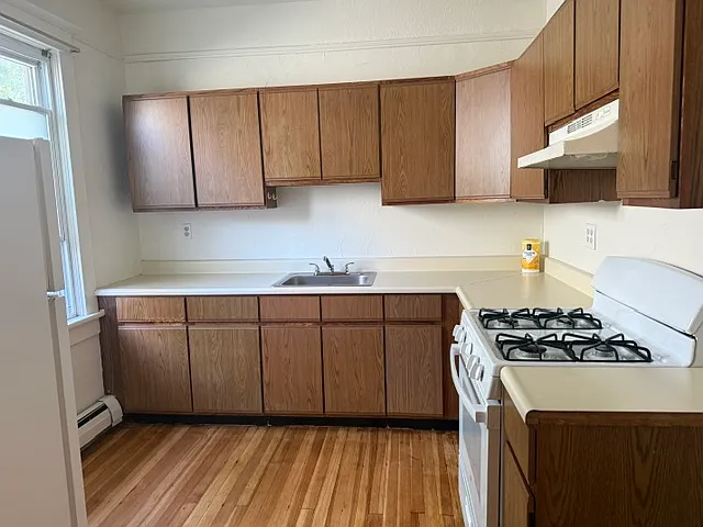 2 bed, 1000 sqft, $1,800 — Photo 1