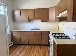 12 Vineyard Ave #B, Highland, NY 12528