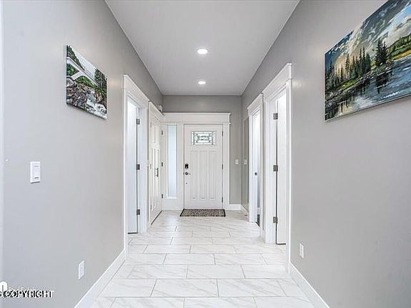 4th image of 2676 W Longview Cir