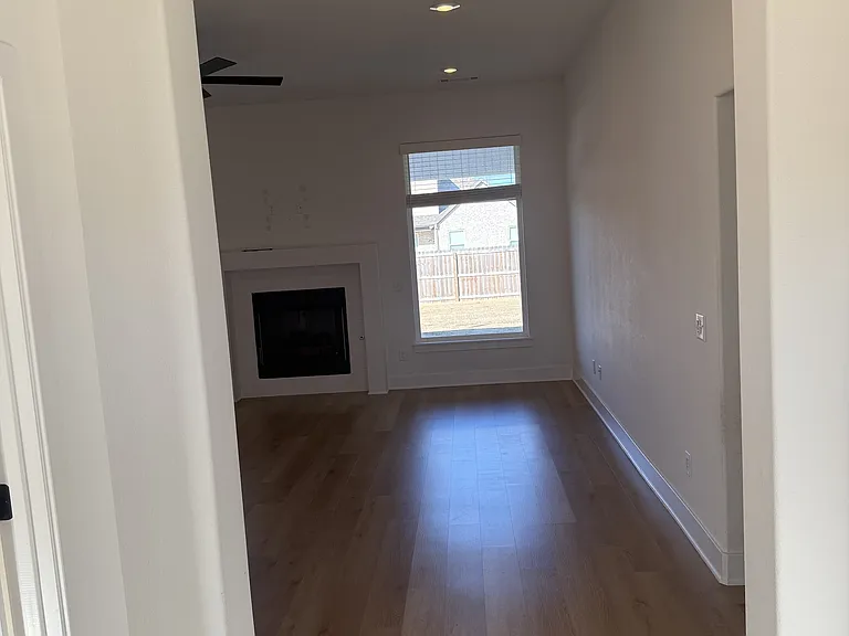 5837 Lavender Ave — Photo 14