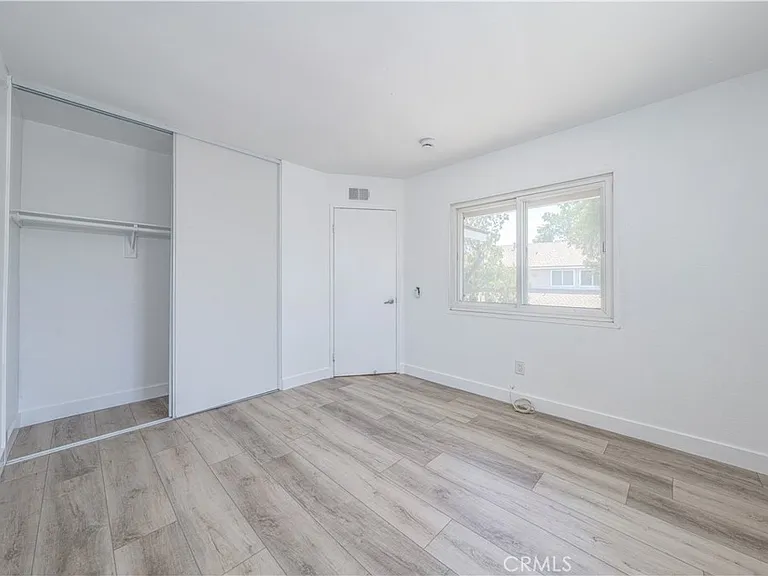 1650 S Campus Ave #17 — Photo 23