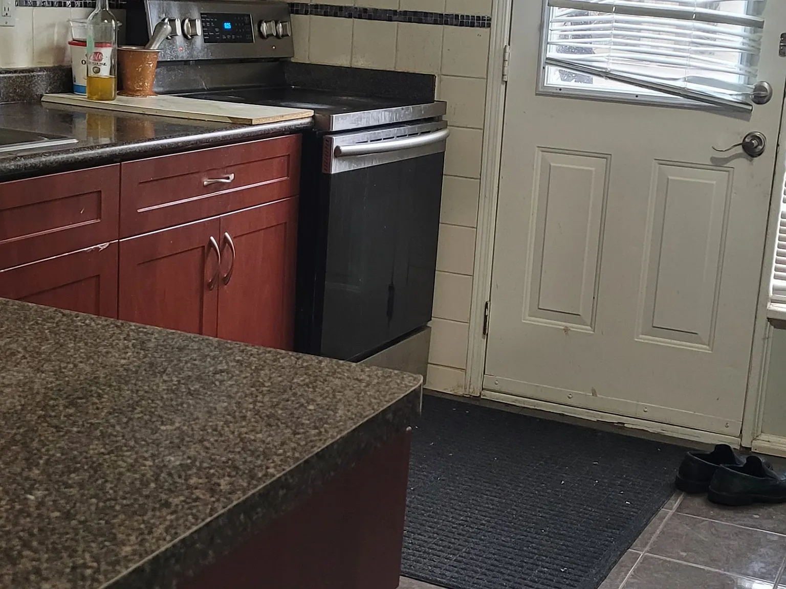 4 bed, $3,000 — Photo 3