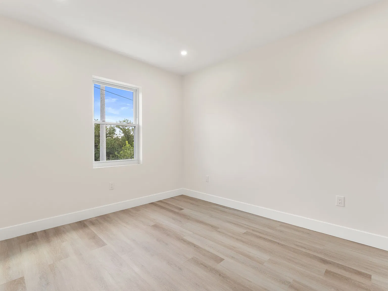 2 bed, 900 sqft, $1,773 — Photo 2