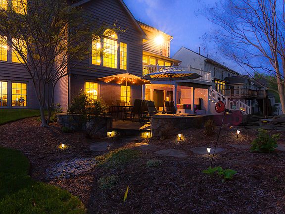3rd image of 16531 Hayes Ln