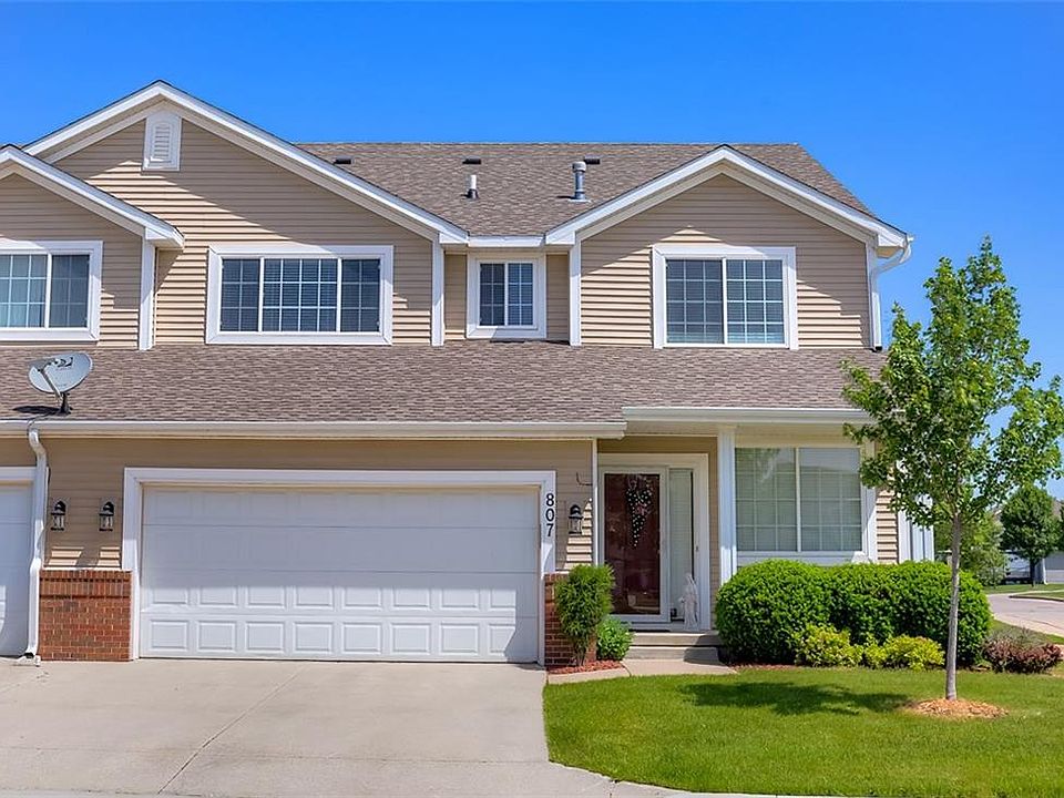 1st image of 807 SE Mulberry Ln