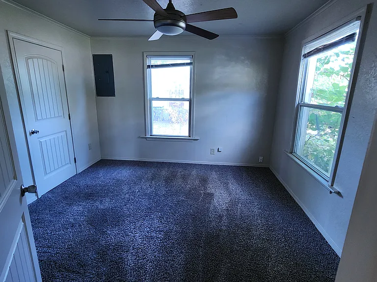 513 N Forest St — Photo 7