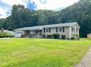 35 Crestwood Rd, Leicester, MA 01524