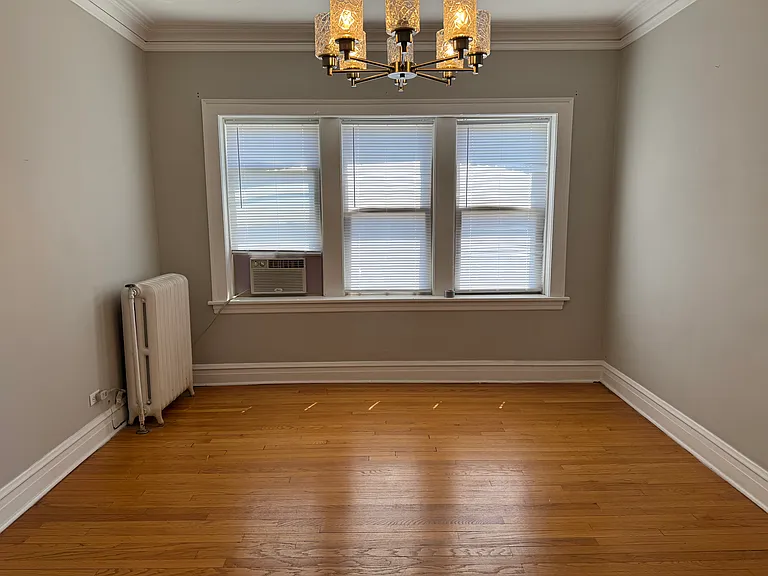 57 1/2 S Summit Ave #2E — Photo 3