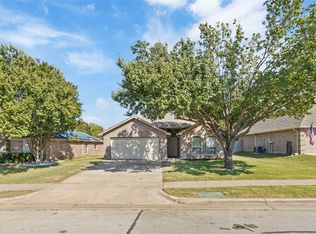 616 Kriston Dr, Azle, TX 76020