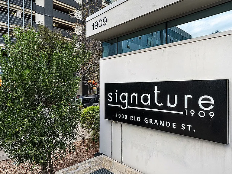 Signature 1909 — Photo 81