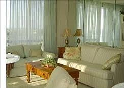4th image of 140 Seaview Ct APT 1105S