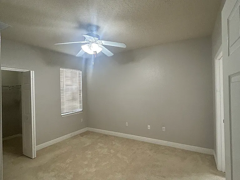417 Southern Pecan Cir #101 — Photo 9