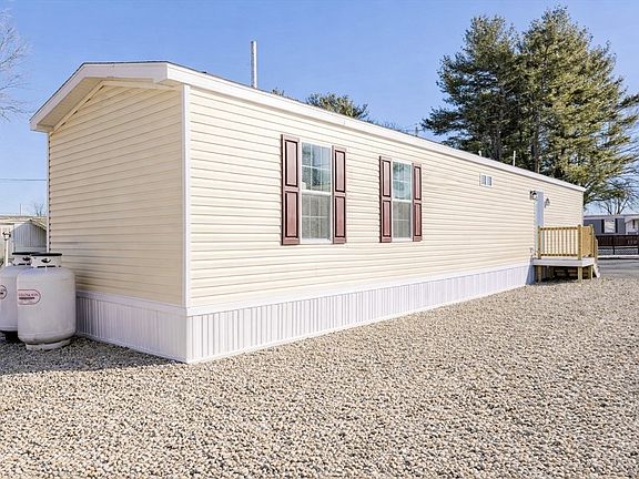 3rd image of 1346 Newport Ave #B21