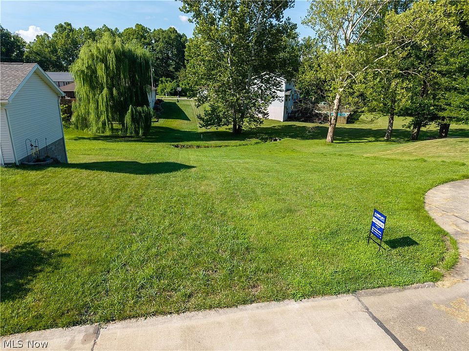 1st image of E Wildwood Dr
