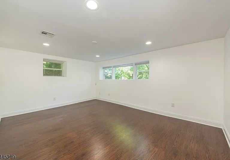 39 N Park Ter #39 — Photo 17