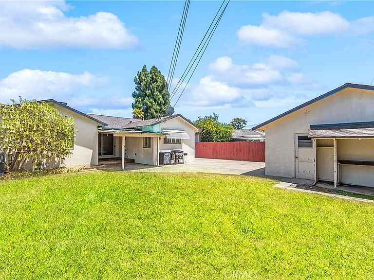 454 N Shattuck Pl — Photo 42
